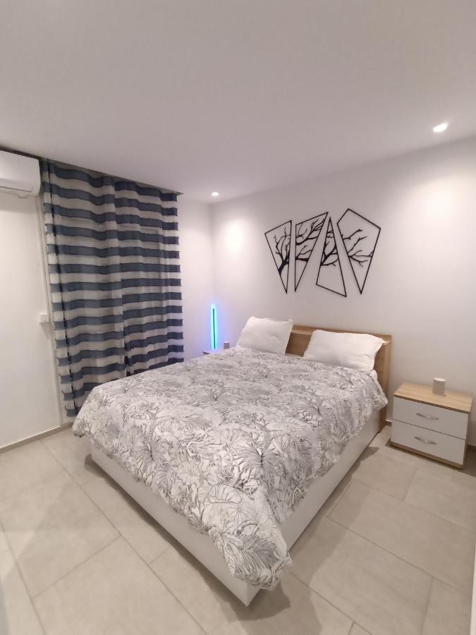 Lovely 1-Bed Apartment In Lac1 Tunis Exterior photo